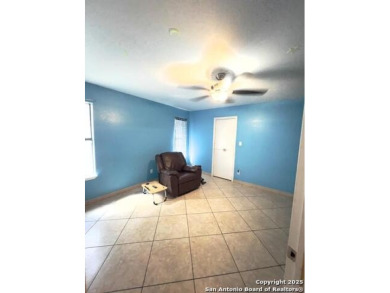 SINGLE STORY HOME WITH HIGH CEILINGS, FAMILY ROOM, 2 EATING on Brownsville Golf Center in Texas - for sale on GolfHomes.com, golf home, golf lot