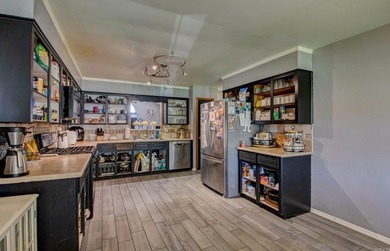 Welcome to this spacious 3 bedroom, 3 full bath home in the on Foxwood Golf Club in Arkansas - for sale on GolfHomes.com, golf home, golf lot