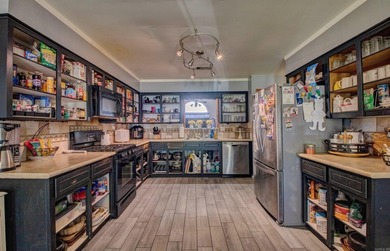 Welcome to this spacious 3 bedroom, 3 full bath home in the on Foxwood Golf Club in Arkansas - for sale on GolfHomes.com, golf home, golf lot