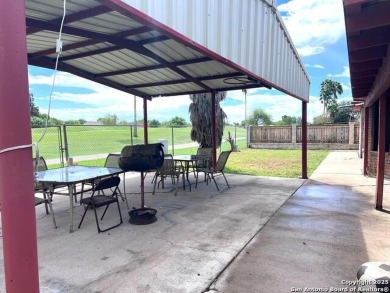SINGLE STORY HOME WITH HIGH CEILINGS, FAMILY ROOM, 2 EATING on Brownsville Golf Center in Texas - for sale on GolfHomes.com, golf home, golf lot