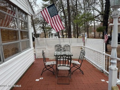 This updated 1-bedroom co-op in Crestwood Village 1, Whiting, NJ on Keswick Village Golf Course in New Jersey - for sale on GolfHomes.com, golf home, golf lot