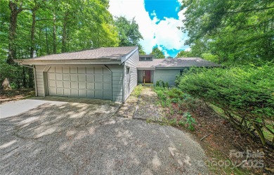 Spacious 3BR/2.5BA home in the gated Connestee Falls community! on Connestee Falls Golf Club in North Carolina - for sale on GolfHomes.com, golf home, golf lot