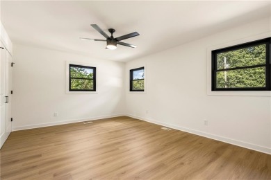 Completely remodeled home in the heart of Bella Vista! Close to on Bella Vista Country Club - Berksdale in Arkansas - for sale on GolfHomes.com, golf home, golf lot