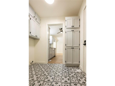 Completely remodeled home in the heart of Bella Vista! Close to on Bella Vista Country Club - Berksdale in Arkansas - for sale on GolfHomes.com, golf home, golf lot