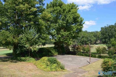 COUNTRY CLUB- GOLF COURSE- VIEWS- 3BDRM/2BTH- Wonderful family on Gadsden Country Club in Alabama - for sale on GolfHomes.com, golf home, golf lot