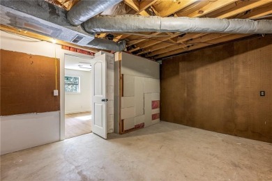 Completely remodeled home in the heart of Bella Vista! Close to on Bella Vista Country Club - Berksdale in Arkansas - for sale on GolfHomes.com, golf home, golf lot