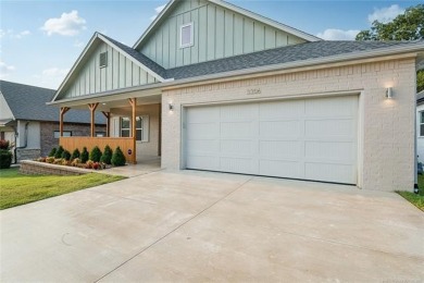 Beautiful new construction in the gated Gates of Heritage Hills on Heritage Hills Golf Course in Oklahoma - for sale on GolfHomes.com, golf home, golf lot