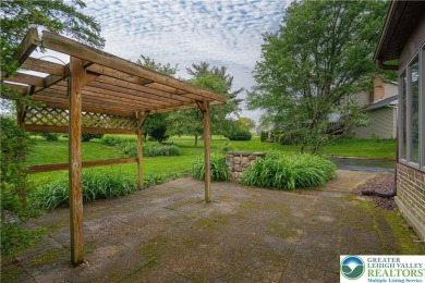 **MULTIPLE OFFERS. H DUE BY 12PM TUESDAY** Welcome to this on Shepherd Hills Golf Club in Pennsylvania - for sale on GolfHomes.com, golf home, golf lot