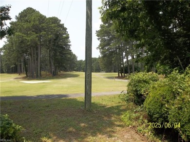 Well maintained brick ranch with a short walk between the hedges on Cypress Cove Country Club in Virginia - for sale on GolfHomes.com, golf home, golf lot
