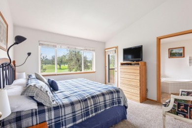 Enjoy the best of Eagle Crest Resort in this furnished turn-key on Eagle Crest Golf Resort - Resort Course in Oregon - for sale on GolfHomes.com, golf home, golf lot