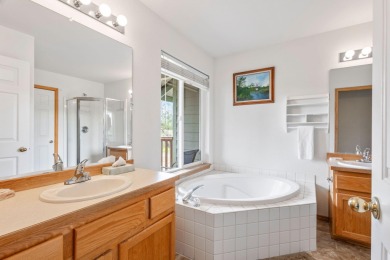 Enjoy the best of Eagle Crest Resort in this furnished turn-key on Eagle Crest Golf Resort - Resort Course in Oregon - for sale on GolfHomes.com, golf home, golf lot
