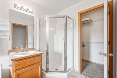 Enjoy the best of Eagle Crest Resort in this furnished turn-key on Eagle Crest Golf Resort - Resort Course in Oregon - for sale on GolfHomes.com, golf home, golf lot
