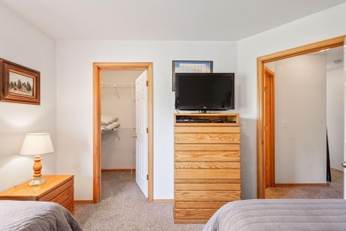 Enjoy the best of Eagle Crest Resort in this furnished turn-key on Eagle Crest Golf Resort - Resort Course in Oregon - for sale on GolfHomes.com, golf home, golf lot