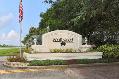TRANQUILITY MEETS ELEGANCE WITH PICTURESQUE WATER VIEWS! Welcome on Venice East Golf Club in Florida - for sale on GolfHomes.com, golf home, golf lot