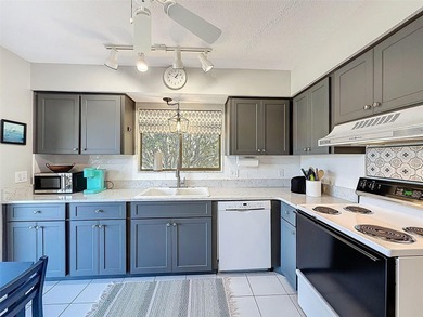 Under contract-accepting backup offers. Welcome to easy Florida on Beacon Woods Golf Club in Florida - for sale on GolfHomes.com, golf home, golf lot