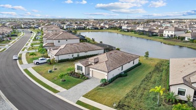 If you've been waiting for a homesite that truly stands apart -- on Lakewood National Golf Club in Florida - for sale on GolfHomes.com, golf home, golf lot