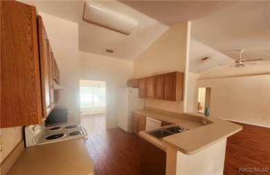 Huge 4 bedroom, 2 bath, 2 car garage in deed restricted golf on Sugarmill Woods Golf and Country Club in Florida - for sale on GolfHomes.com, golf home, golf lot