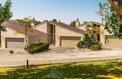 Welcome to this charming townhome located in the highly on The Golf Club At Redlands Mesa in Colorado - for sale on GolfHomes.com, golf home, golf lot