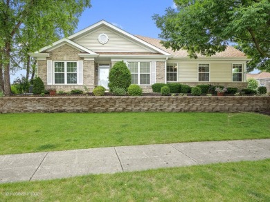 RETIREMENT LIVING AT IT'S BEST!  Ranch home in on The Links at Carillon in Illinois - for sale on GolfHomes.com, golf home, golf lot