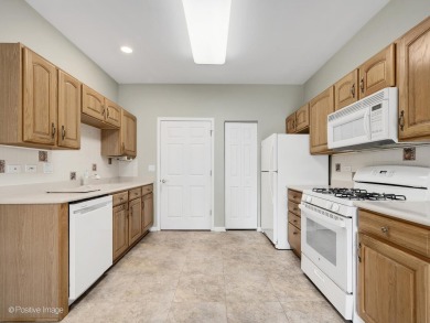 RETIREMENT LIVING AT IT'S BEST!  Ranch home in on The Links at Carillon in Illinois - for sale on GolfHomes.com, golf home, golf lot