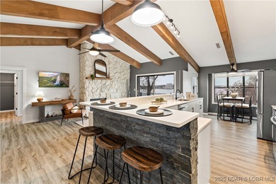 Beautifully Updated, Top Floor, 2 Bdrm, 2 Bath, Furnished on Seasons Ridge At Four Seasons in Missouri - for sale on GolfHomes.com, golf home, golf lot