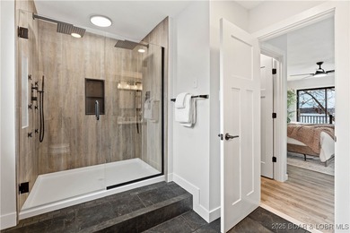 Beautifully Updated, Top Floor, 2 Bdrm, 2 Bath, Furnished on Seasons Ridge At Four Seasons in Missouri - for sale on GolfHomes.com, golf home, golf lot