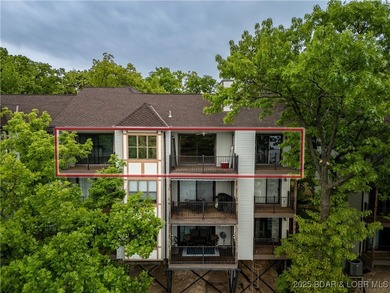 Beautifully Updated, Top Floor, 2 Bdrm, 2 Bath, Furnished on Seasons Ridge At Four Seasons in Missouri - for sale on GolfHomes.com, golf home, golf lot