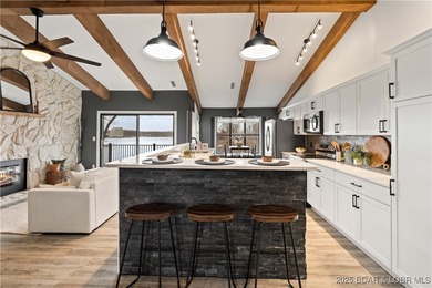 Beautifully Updated, Top Floor, 2 Bdrm, 2 Bath, Furnished on Seasons Ridge At Four Seasons in Missouri - for sale on GolfHomes.com, golf home, golf lot