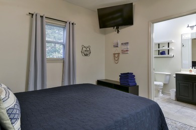 Step inside this 2-bedroom, 2.5-bath condo to find a on Ledgestone Country Club and Golf Course in Missouri - for sale on GolfHomes.com, golf home, golf lot