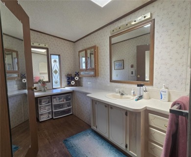 REDUCED! ZELLWOOD STATION MOTIVATED SELLER will entertain all on Zellwood Station Country Club in Florida - for sale on GolfHomes.com, golf home, golf lot
