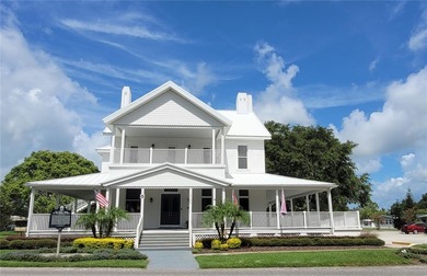 REDUCED MOTIVATED SELLER will entertain all reasonable offers on Zellwood Station Country Club in Florida - for sale on GolfHomes.com, golf home, golf lot