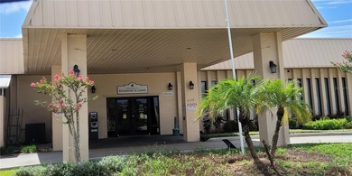 REDUCED MOTIVATED SELLER will entertain all reasonable offers on Zellwood Station Country Club in Florida - for sale on GolfHomes.com, golf home, golf lot