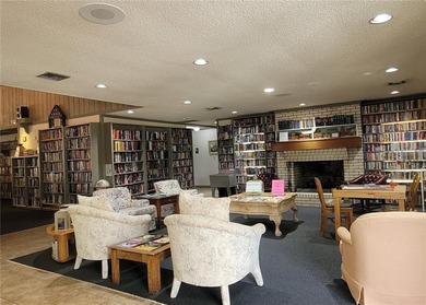 REDUCED MOTIVATED SELLER will entertain all reasonable offers on Zellwood Station Country Club in Florida - for sale on GolfHomes.com, golf home, golf lot