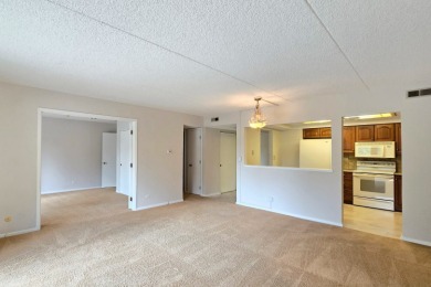 Light and neutral 2 bedroom, 2 bath 1200 sq. ft. second floor on Heather Ridge Golf Club in Illinois - for sale on GolfHomes.com, golf home, golf lot