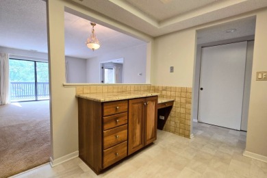 Light and neutral 2 bedroom, 2 bath 1200 sq. ft. second floor on Heather Ridge Golf Club in Illinois - for sale on GolfHomes.com, golf home, golf lot