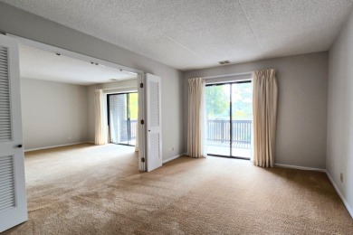 Light and neutral 2 bedroom, 2 bath 1200 sq. ft. second floor on Heather Ridge Golf Club in Illinois - for sale on GolfHomes.com, golf home, golf lot