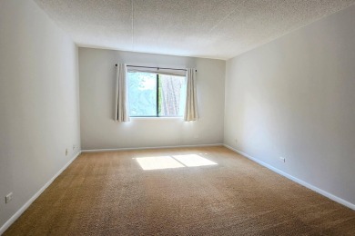 Light and neutral 2 bedroom, 2 bath 1200 sq. ft. second floor on Heather Ridge Golf Club in Illinois - for sale on GolfHomes.com, golf home, golf lot