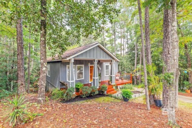 Beautiful 3 bedroom, 2 bathroom home in the desirable Lake on Lake Forest Yacht and Country Club in Alabama - for sale on GolfHomes.com, golf home, golf lot