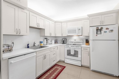 COME SEE THIS BEAUTY: HIGHLY SOUGHT AFTERSPLIT BEDROOM PLAN on Palm-Aire Country Club and Resort - The Oaks in Florida - for sale on GolfHomes.com, golf home, golf lot