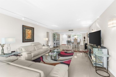 COME SEE THIS BEAUTY: HIGHLY SOUGHT AFTERSPLIT BEDROOM PLAN on Palm-Aire Country Club and Resort - The Oaks in Florida - for sale on GolfHomes.com, golf home, golf lot