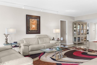 COME SEE THIS BEAUTY: HIGHLY SOUGHT AFTERSPLIT BEDROOM PLAN on Palm-Aire Country Club and Resort - The Oaks in Florida - for sale on GolfHomes.com, golf home, golf lot