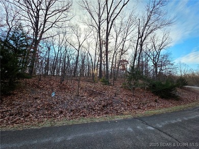 Great location in Porto Cima! Large corner lot near a half acre on The Club At Porto Cima in Missouri - for sale on GolfHomes.com, golf home, golf lot