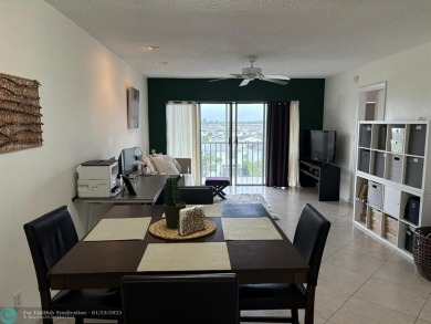 Cozy 2-bedroom, 2-bathroom apartment in a unique location close on Crystal Lake Country Club in Florida - for sale on GolfHomes.com, golf home, golf lot