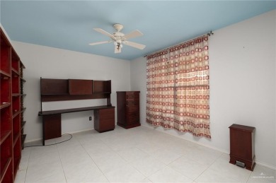 Welcome to this cozy and well-maintained 2-bedroom, 2-bathroom on Tierra Del Sol in Texas - for sale on GolfHomes.com, golf home, golf lot