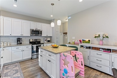 Kings Grant Notting Hill: Gated Community with a golf course on Kings Grant Golf and Country Club in North Carolina - for sale on GolfHomes.com, golf home, golf lot