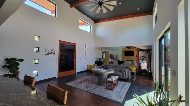 Beautifully remodeled single story home next to the Rogue Valley on Rogue Valley Country Club in Oregon - for sale on GolfHomes.com, golf home, golf lot