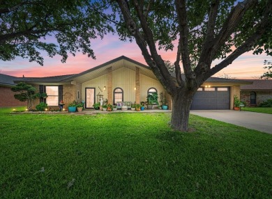 Immaculate 3 bed, 2 bath home with a remodeled master suite and on Comanche Trail Golf Course in Texas - for sale on GolfHomes.com, golf home, golf lot