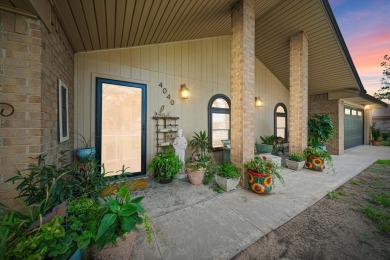 Immaculate 3 bed, 2 bath home with a remodeled master suite and on Comanche Trail Golf Course in Texas - for sale on GolfHomes.com, golf home, golf lot