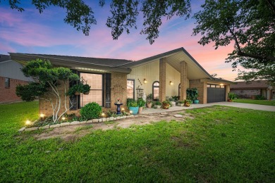 Immaculate 3 bed, 2 bath home with a remodeled master suite and on Comanche Trail Golf Course in Texas - for sale on GolfHomes.com, golf home, golf lot