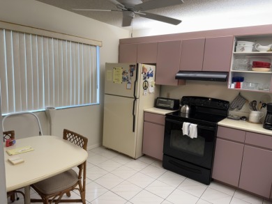 55+ COMMUNITY-GREAT VALUE.  MOTIVATED SELLER BRING ALL OFFERS on Poinciana Golf Club in Florida - for sale on GolfHomes.com, golf home, golf lot